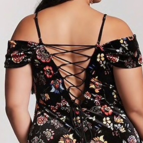 Forever 21 Dresses & Skirts - Forever 21+ Velvet Floral Cold Shoulder Dress Size 0X